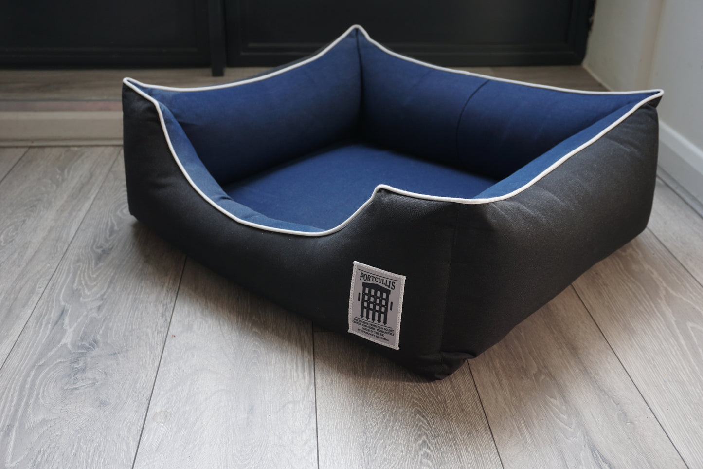 Portcullis Settee Bed - Original style, UK made antibacterial, hygienic dog bed